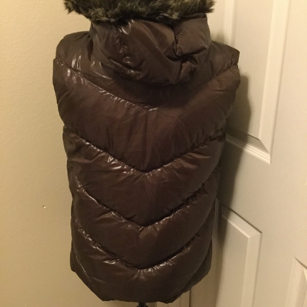 Women"s Puma Brown Zip Up Vest Jacket Size L NWT - Picture 3 of 6